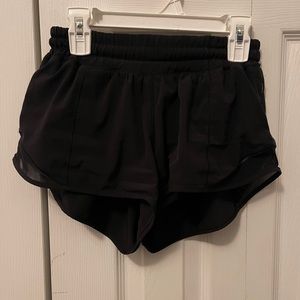 Lululemon 2.5 Hotty Hot Shorts ll
